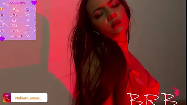 NahiaraEvans_ webcam