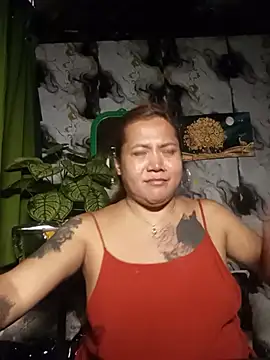 TabooSHOWgirl18 webcam