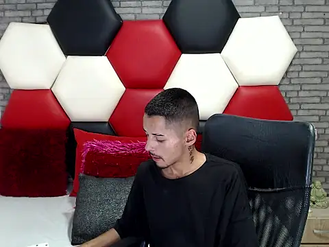 Thristan05 webcam