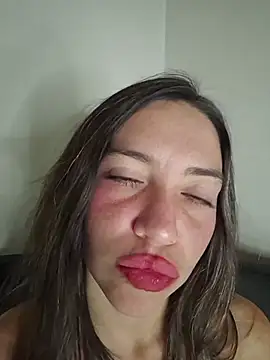 loveuu-bae webcam