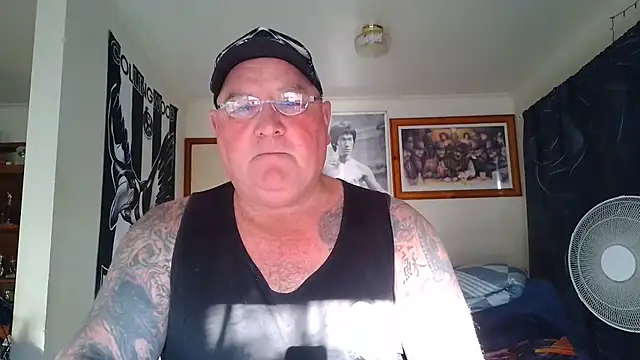 KINKYBLUEYES69 webcam