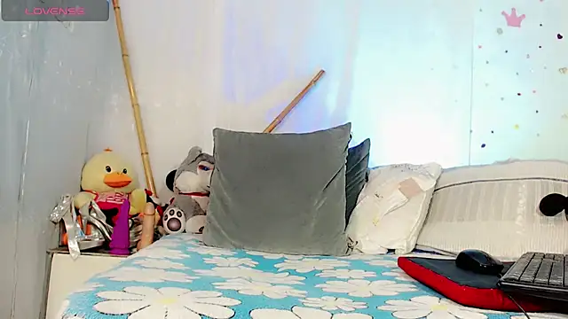lilith-12 webcam