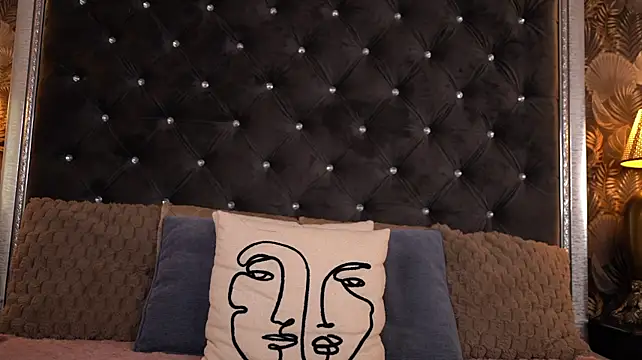CelesteNoirre webcam