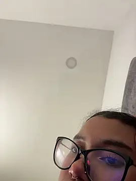 Bunny-firee live cam on StripChat