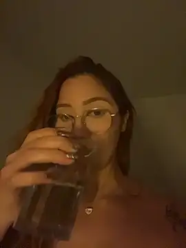ruivinha2006 live cam on StripChat