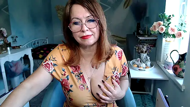 Arisa5000 live cam on StripChat