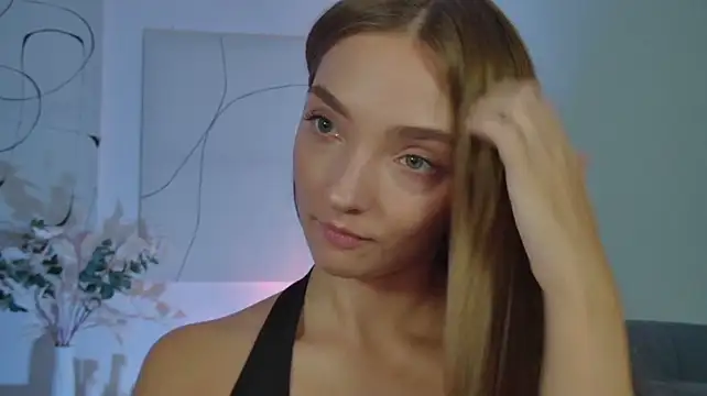 MilaVoss webcam