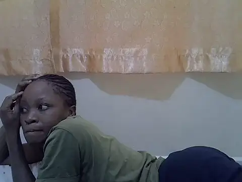 Prettie_maya48 webcam