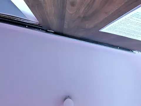 Carolain_Moon webcam