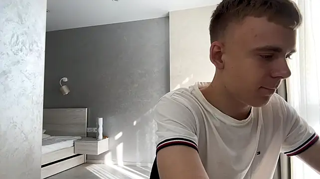 SoloFury live cam preview