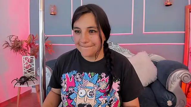 TaraTaylorr webcam