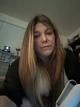 bettyandgold (F milf) - Want me to come