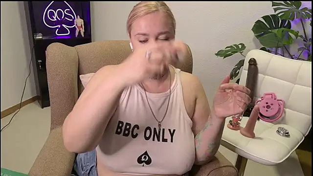 MargotGrey webcam