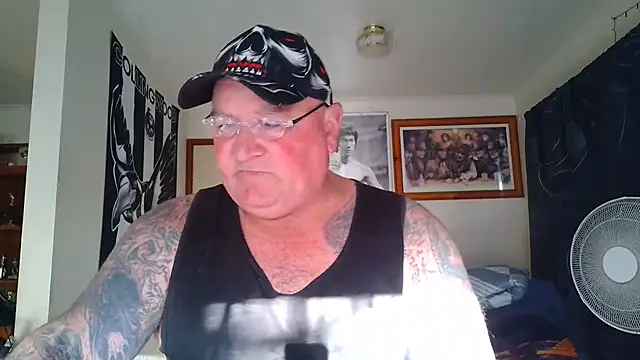 KINKYBLUEYES69 webcam