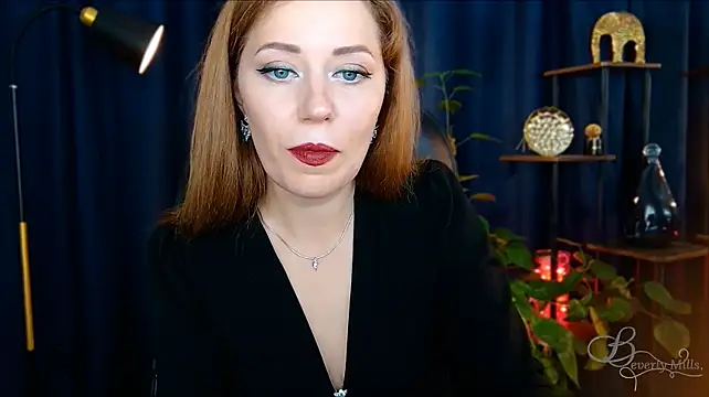 MissBeverlyMills live cam