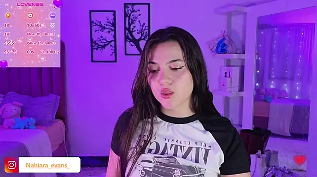 NahiaraEvans_ webcam