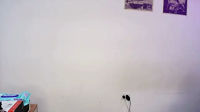 Sky_Intimate webcam
