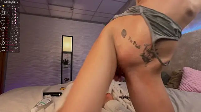 SerenaCrystall webcam