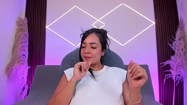 LucyFerrera_ webcam