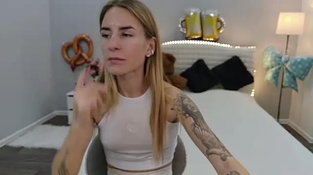 DeboraHorny webcam