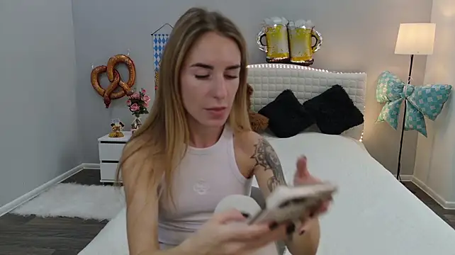 DeboraHorny webcam