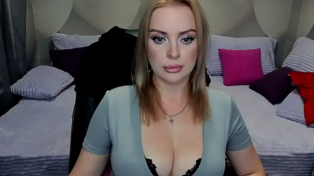 Hotdreamhere webcam