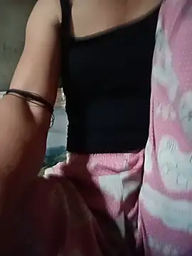 NIANIAKUTE live cam on StripChat