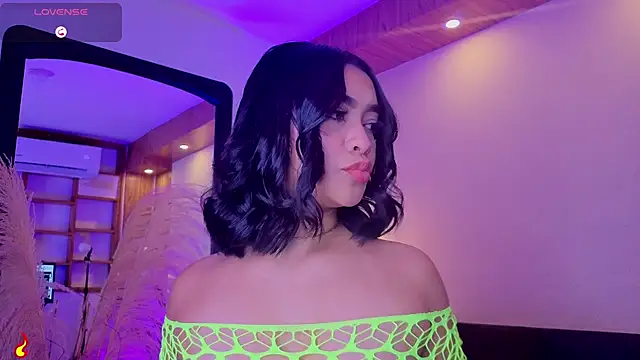 Chloe_monroee live cam on StripChat