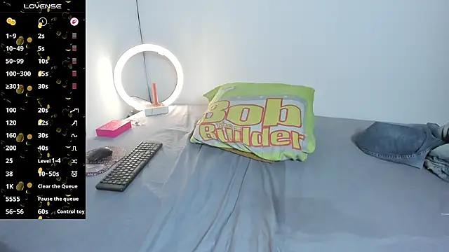 Benjamin_Buster live cam on StripChat