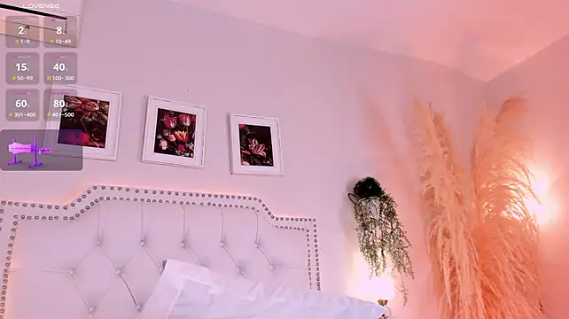 NikaVelvet1 webcam