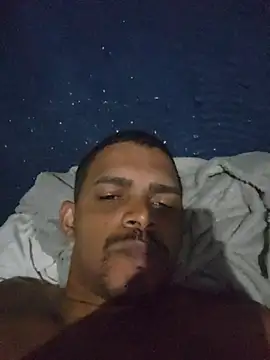 Santos240675 live cam on StripChat