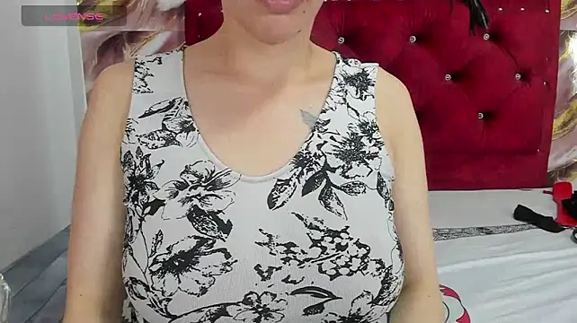 karlaaHott webcam