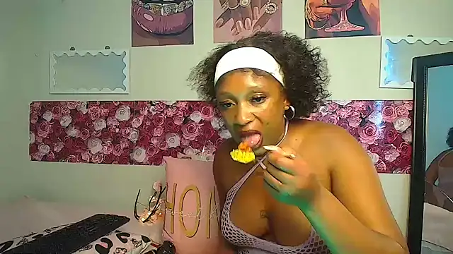 EnchantingLisa