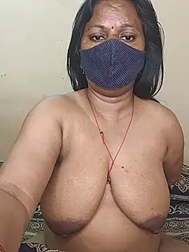 MISS-LOVEV webcam
