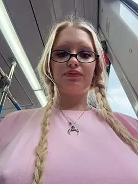 Elfi_InPublic