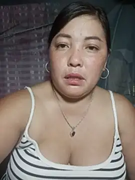 sary-hot2x webcam