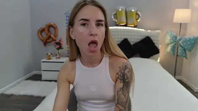 DeboraHorny webcam