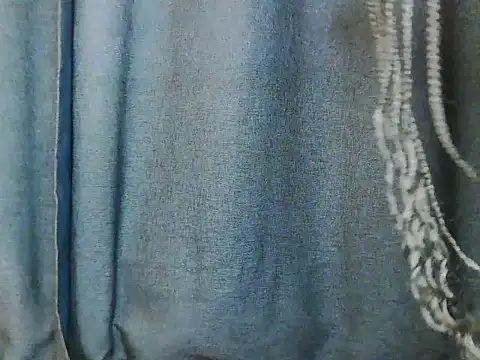 Zari_wet webcam