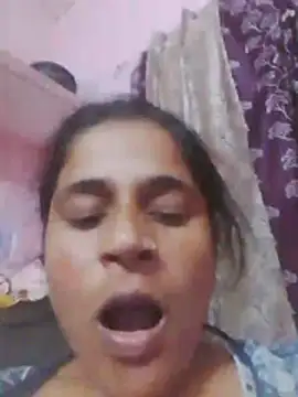 Varsha_96 live cam on StripChat