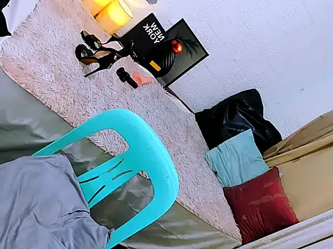 Therug_Dollbella