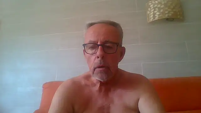 tuggy59 live cam on StripChat