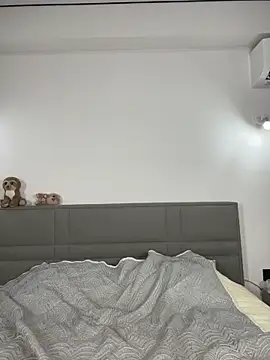CurlyLara live sex cam