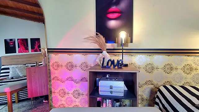 Madissononee live cam preview