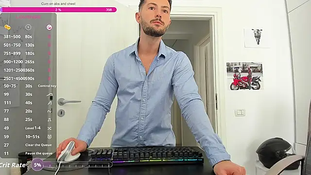 ZackFraser live cam on StripChat