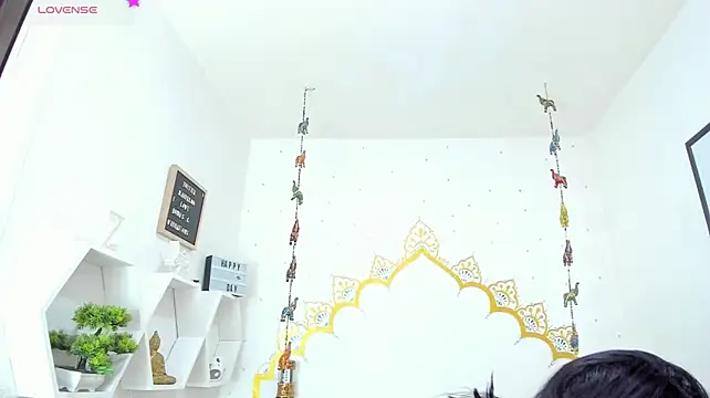 LadyNahir webcam