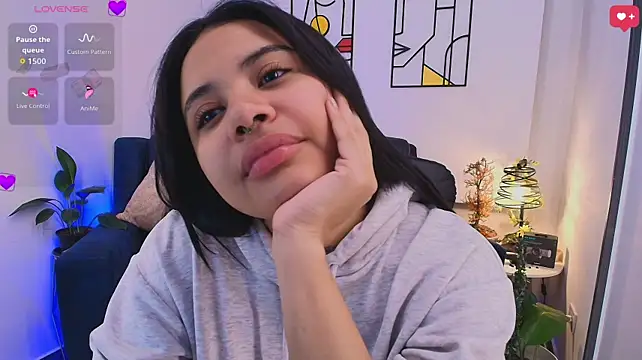 nicemiiaa7_ live cam on StripChat