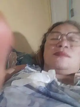 loriepinay46 live cam on StripChat