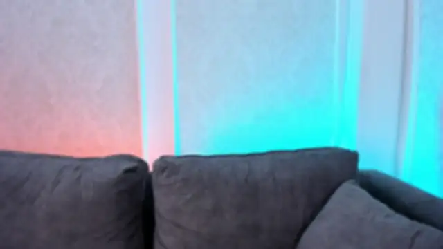 Nicolle_W webcam