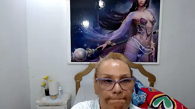 emiliaa_hot