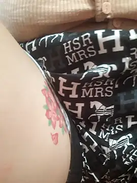 -Tara-a live cam on StripChat